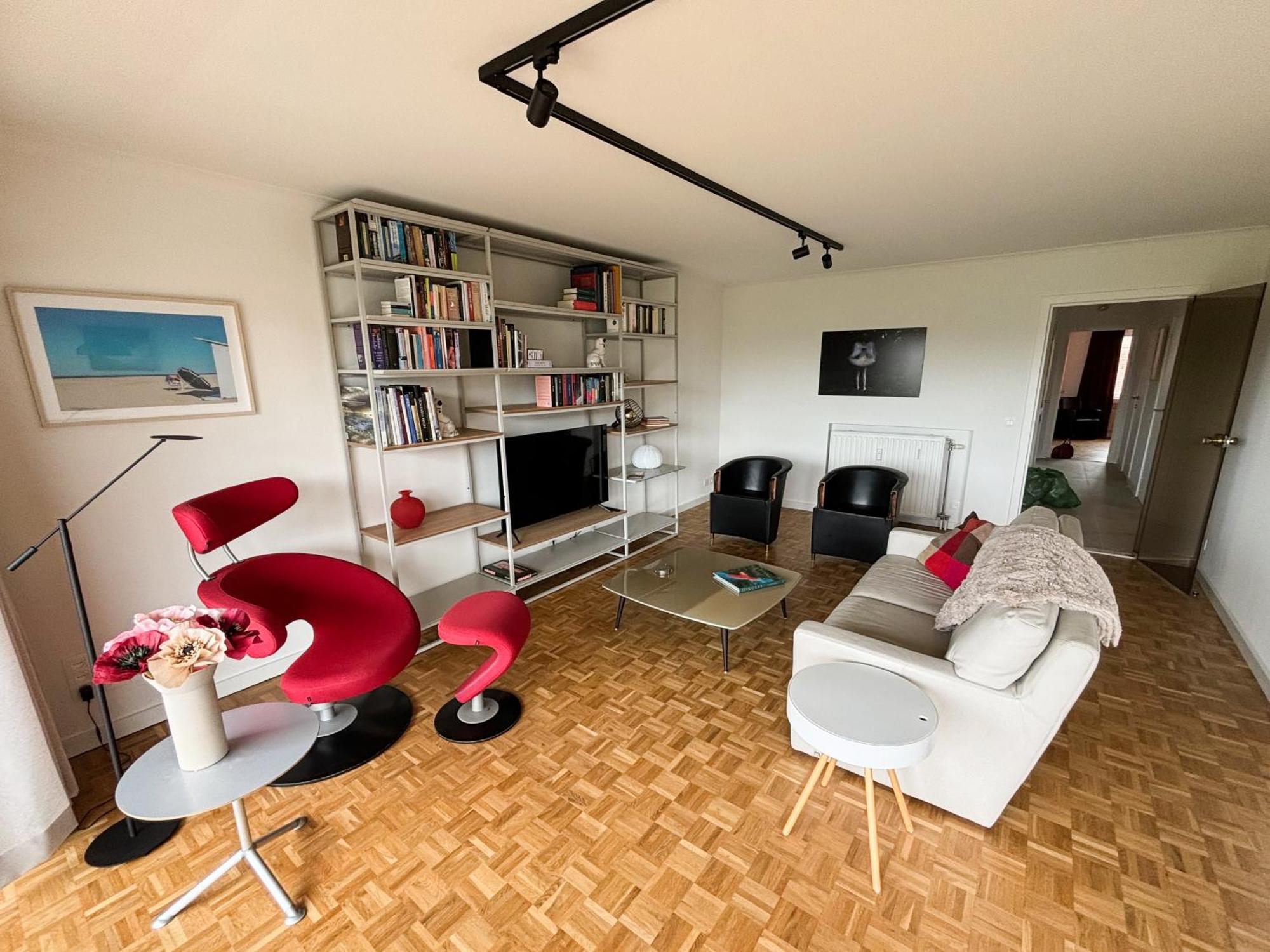 Large Sunny And Bright With Park View Appartement *